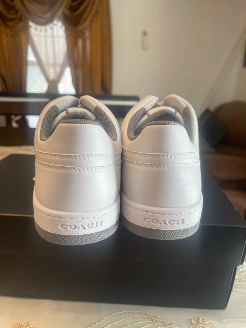 NWB coach women’s C201 lace up court sneakers size 8